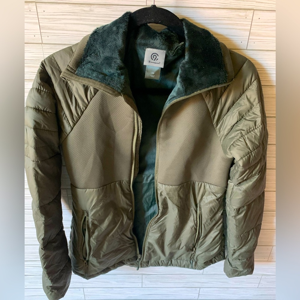 Champion puffer lite jacket. With fleece liner.fitted